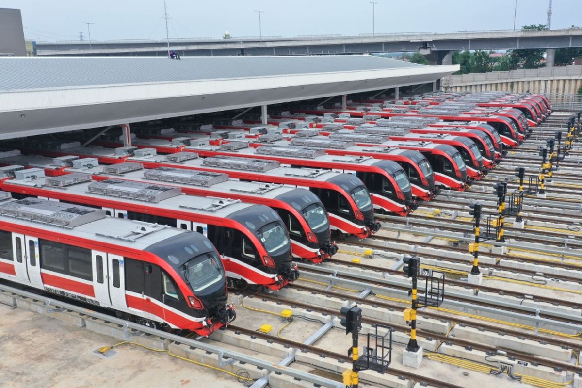 Penampakan Depo LRT Jabodebek, Bekasi.  Komisi XI DPR menyetujui PMN dan right issue Adhi Karya Rp 3,8 triliun.