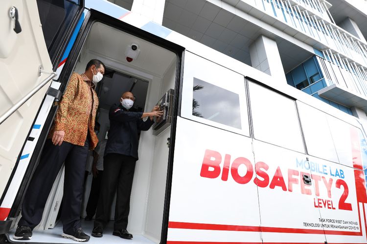 Peluncuran mobile laboratorium Biosafety Level 2 atau BSL-2 varian bus di Graha BNPB, Rabu (16/12/2020)