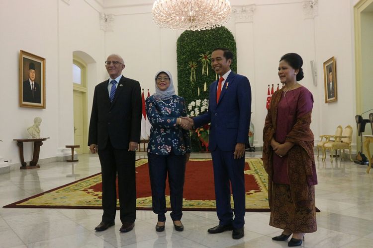 Presiden Joko Widodo menerima kunjungan kenegaraan Presiden Singapura Halimah Yacob di Istana Bogor, Jawa Barat, Selasa (4/2/2020)