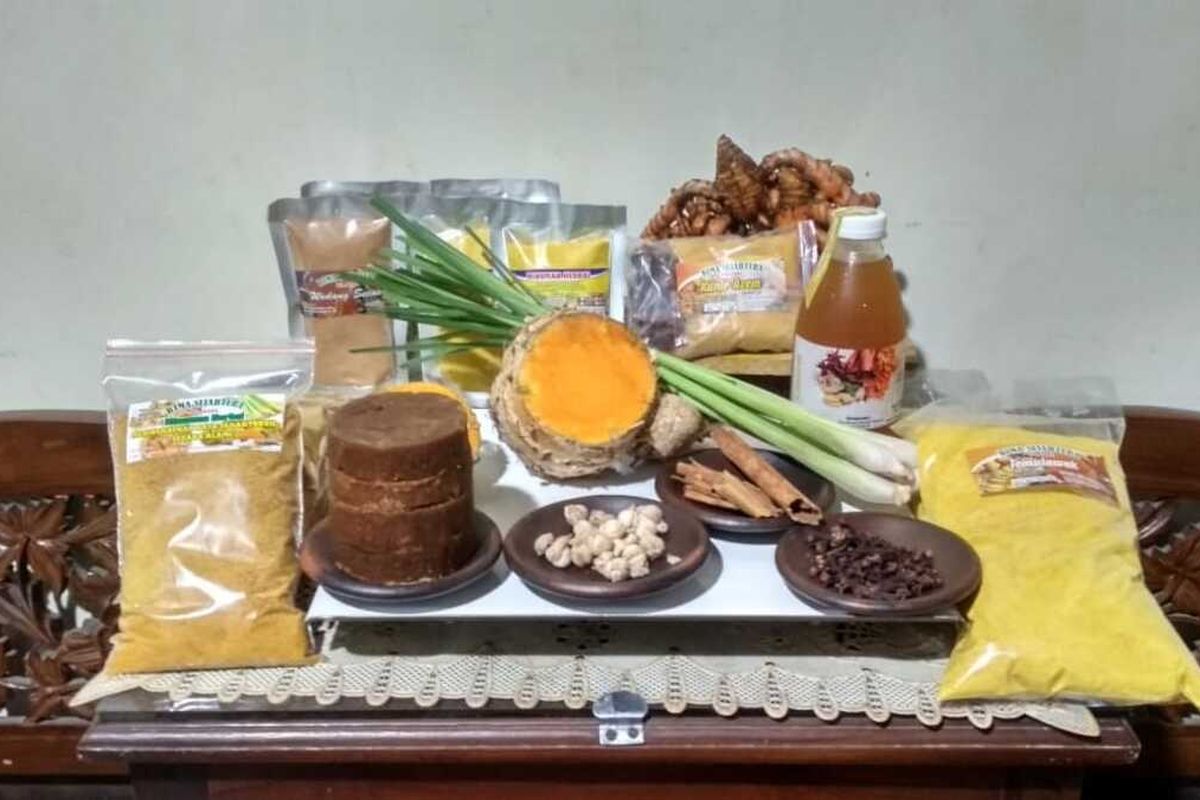 Produksi jamu tradisional Dusun Gesikan, Desa Merdikorejo, Kecamatan Tempel. (Fofo dokumentasi Paguyuban Jamu Gendong Bima Sejahtera Gesikan, Desa Merdikorejo, Kecamatan Tempel Kabupaten Sleman).