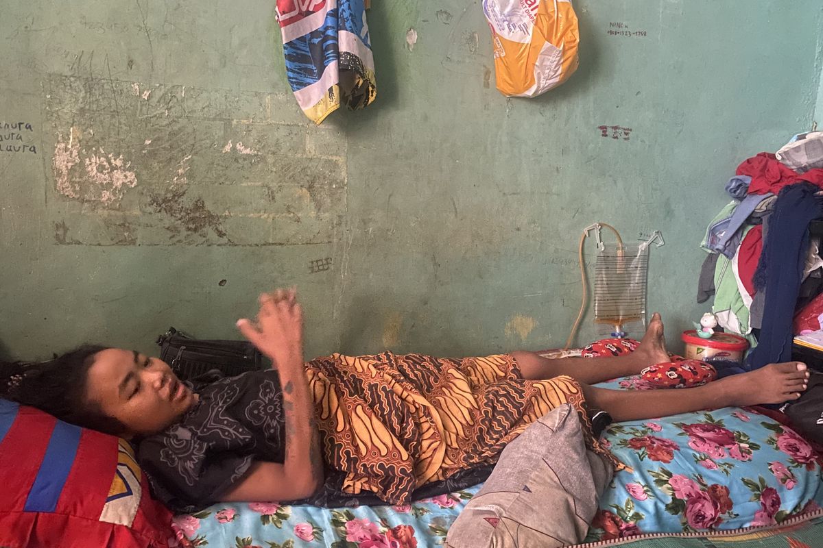 Seorang ibu bernama Ratih Raynada (30) diduga menjadi korban malpraktik saat menjalani operasi caesar anak keempat di RSUD dr Chasbullah Abdulmadjid, Kota Bekasi, pada September 2024.