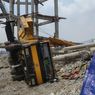 Siswi Terimpit Beton akibat Crane Terguling, Damkar: Kepalanya Sudah Keluar, Tangannya Masih Terjepit