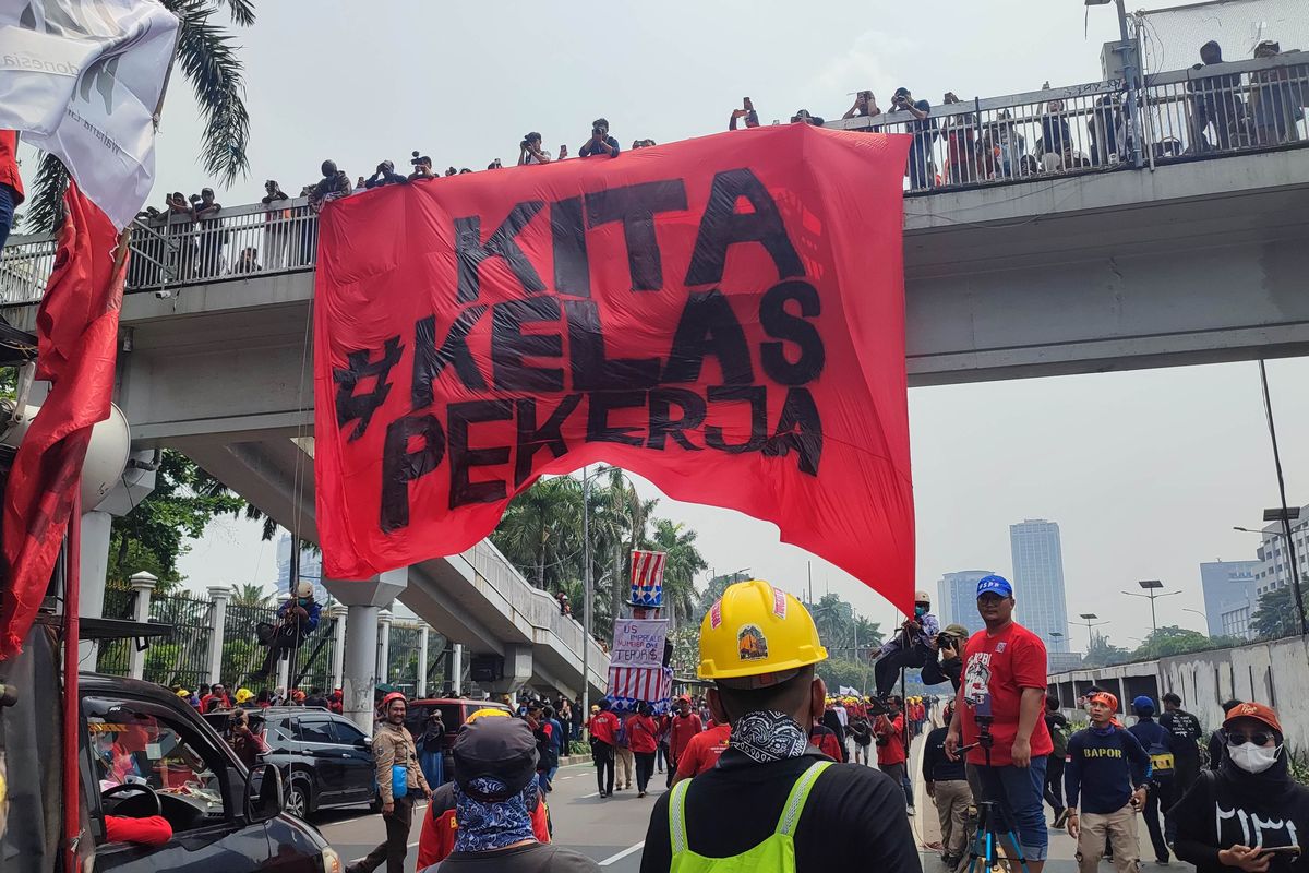 Dua Wajah Penghapusan Outsourcing: Antara Komitmen Presiden dan Keraguan Buruh