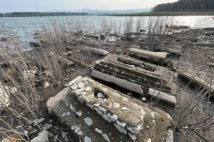 Misteri Makam Kuno di Dasar WGM: Kelihatan Saat Kemarau, Tenggelam Lagi di Akhir Tahun