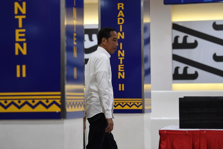 Presiden Joko Widodo meresmikan terminal baru Bandara Internasional Radin Inten II dan Bandara Lubuk Linggau di Bandara Radin Inten, Lampung Selatan, Lampung, Jumat (8/3/2019). Presiden  meresmikan terminal baru Bandara Radin Inten II dengan target penumpang mencapai tiga juta orang serta  Bandara Silampari Lubuk Linggau,Sumatera Selatan dengan kapasitas 300 ribu penumpang pertahun.