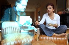 Wanita Spanyol Ini Jadi yang Pertama Akan Nikahi Hologram AI