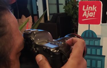 Foto ilustrasi LinkAja, Kamis (16/12/2021)

Fitur Layanan Business Solution LinkAja dapat mendigitalisasi ekosistem keuangan yang menyeluruh dalam tatanan bisnis korporasi hingga kepada pengguna jasa layanan (end-consumer). 