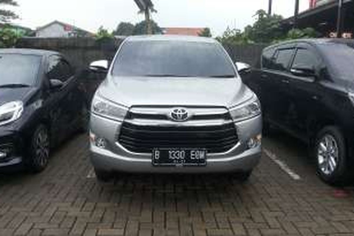 Toyota New Innova yang digunakan calon gubernur DKI Jakarta nomor urut dua, Basuki Tjahaja Purnama alias Ahok selama masa kampanye Pilkada DKI 2017.