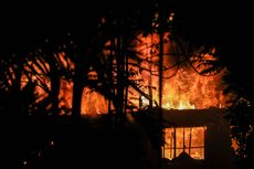 Pemadam Awalnya Kesulitan Padamkan Api di Gedung Kejagung karena Tangga Juga Terbakar