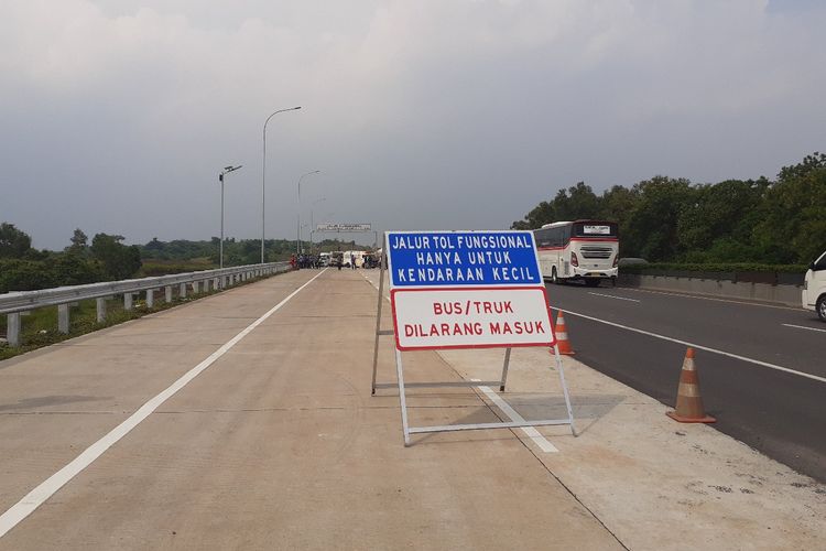 Jalan Tol Jakarta-Cikampek (Japek) II Selatan Seksi 3 Kutanegara-Sadang