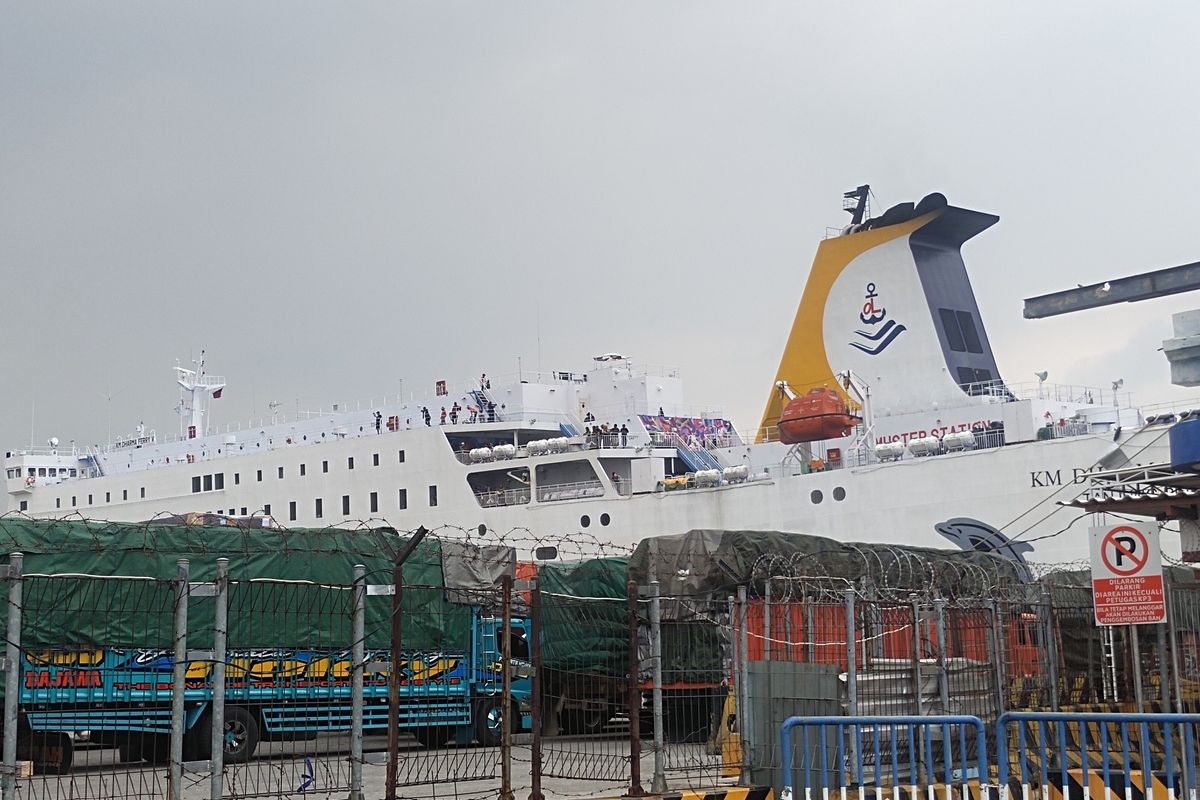 Suasana Terminal Penumpang Gapura Surya Nusantara (GSN) di Pelabuhan Tanjung Perak Surabaya menunggu penumpang datang, Senin (17/04/2023).