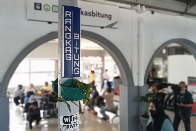 Suasana di Stasiun Rangkasbitung.