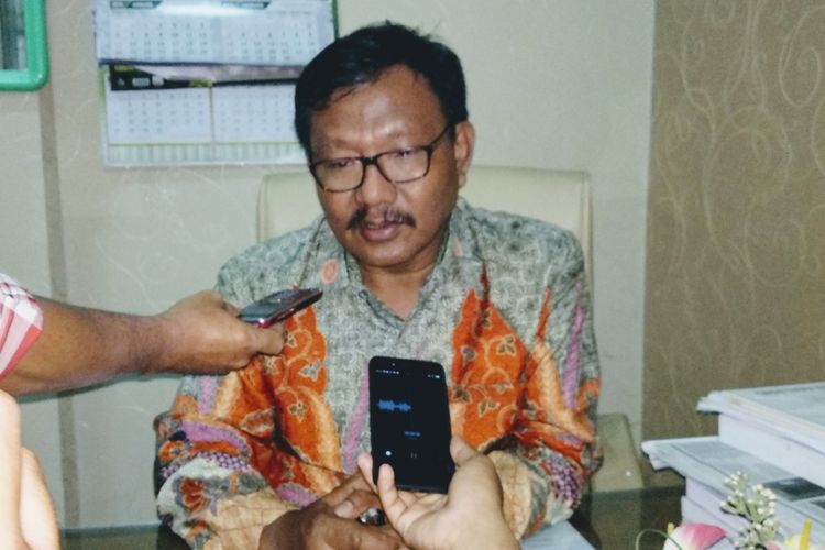 Suli Faris, Wakil Ketua DPRD Pamekasan mempersoalkan data-data statistik di dalam RPJMD Pamekasan karena masih menggunakan data lama. 