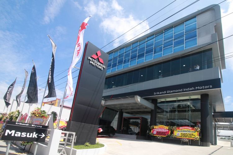 iler Mitsubishi Wiyung, Surabaya