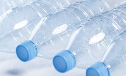 Ancaman Kontaminasi Mikroplastik pada Air Minum Kemasan