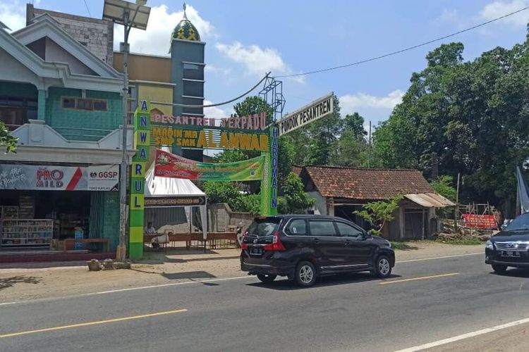 Pondok pesantren yang terdapat 72 santri terkonfirmasi positif covid-19, yang berada di kecamatan Durenan Trenggalek Jawa Timur, Kamis (12/11/2020).