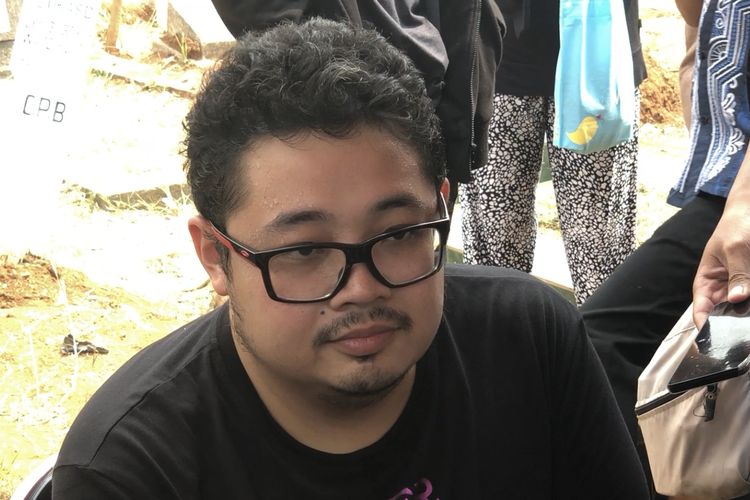 Ade Rizky saat ditemui di TPU Layur Penggilingan, Jakarta Timur, Rabu (20/11/2019).