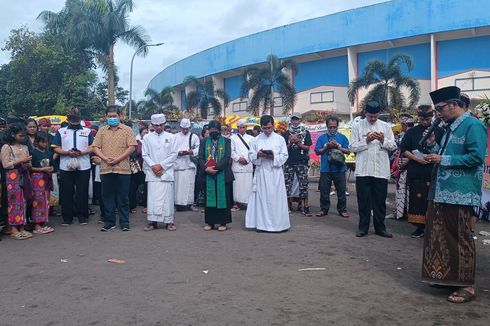 Umat Lintas Agama Gelar Doa Bersama di Stadion Kanjuruhan