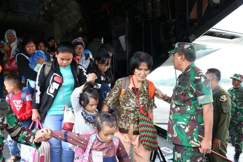TNI AU Evakuasi 2.957 Orang dari Wamena ke Jayapura