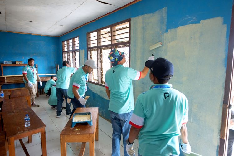 Anak perusahaan PT Elnusa Tbk (ELSA), PT Elnusa Petrofin (EPN), menggelar program Petrofin Peduli bertema Petrofin Goes to School di SD Negeri Lancang, Kelurahan Wae Kelambu, Kecamatan Komodo, Kabupaten Manggarai Barat pada pertengahan September 2023. 
