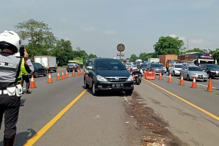 Jasa Marga terapkan contraflow di Tol Jakarta-Cikampek