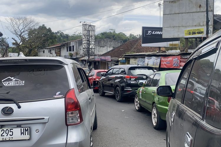 Terjebak Macet 18 Jam dari Palabuhanratu ke Cibadak