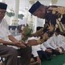 Tradisi Peusijuek Antar Jemaah Haji Asal Aceh besar Sebelum Berangkat ke Tanah Suci
