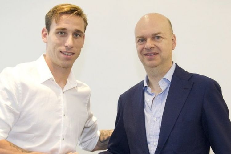 Lucas Biglia resmi menjadi pemain AC Milan pada Minggu (16/7/2017).