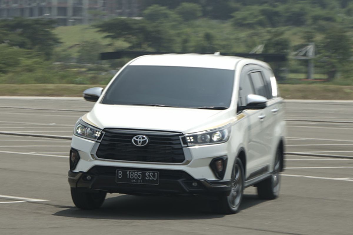 Impresi Kijang Innova edisi khusus 50 tahun. Innova 50th Anniversary