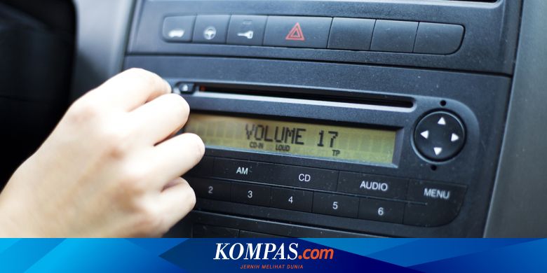 Jangan Dengarkan Musik Saat Naik Motor, Ini Bahayanya