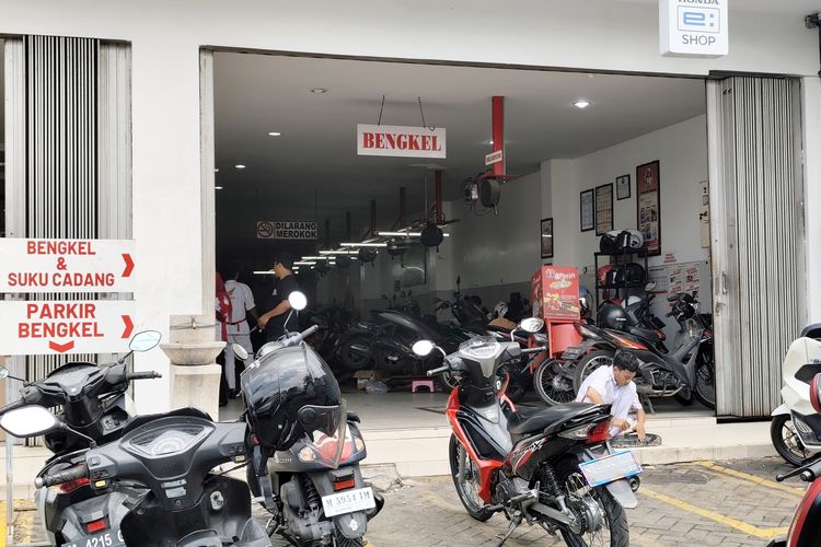 Suasana bengkel Honda Anugrah Jaya Bangkalan, Rabu (29/10/2025).