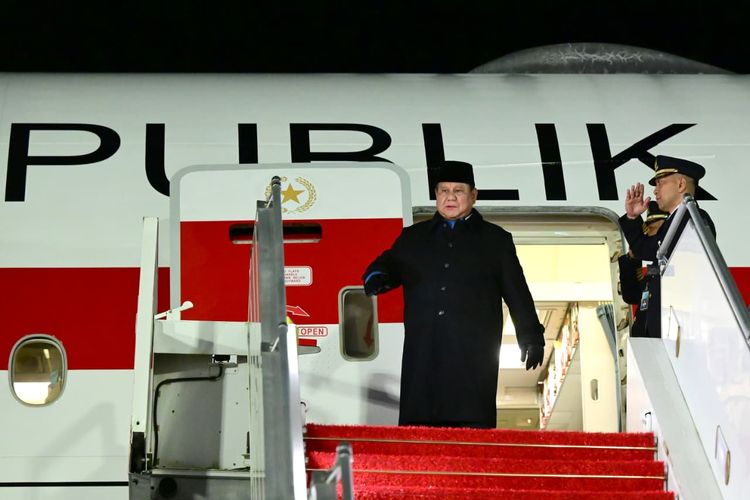 Dari Rusia, Prabowo Sudah Tiba di Perancis untuk Bertemu Macron