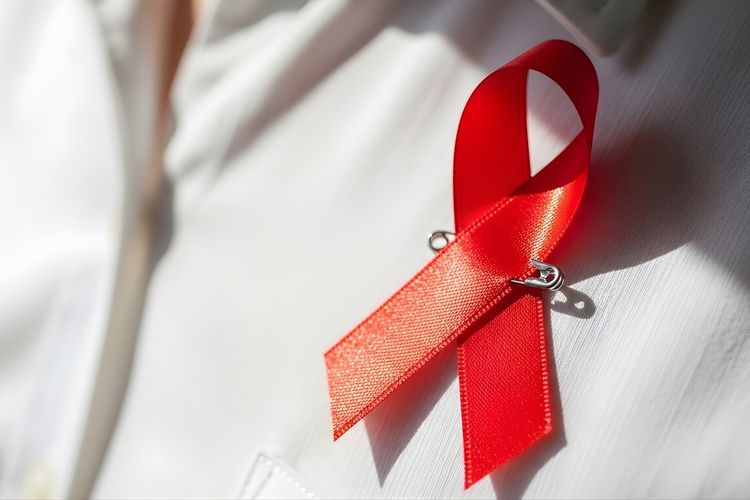 Kenali Cara Penularan HIV yang Benar, Dokter Luruskan Berbagai Mitos