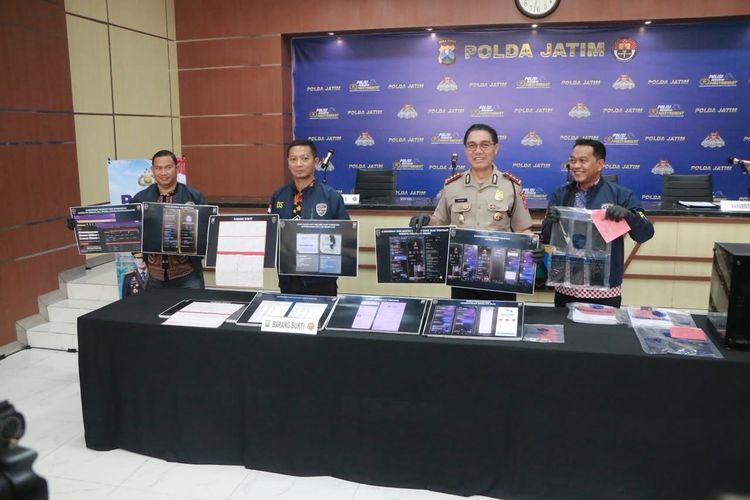 Warga Sidoarjo Curi NIK lewat Akun Medsos untuk Situs Judol di Kamboja