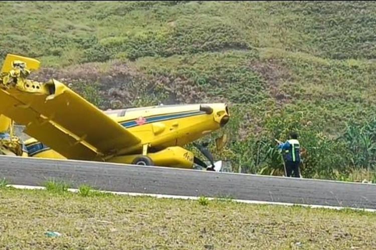 Pesawat Pengangkut BBM Tergelincir di Bandara Mulia, Pilot Selamat