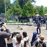 Demo Tolak UU TNI, Massa Bakar Safety Cone