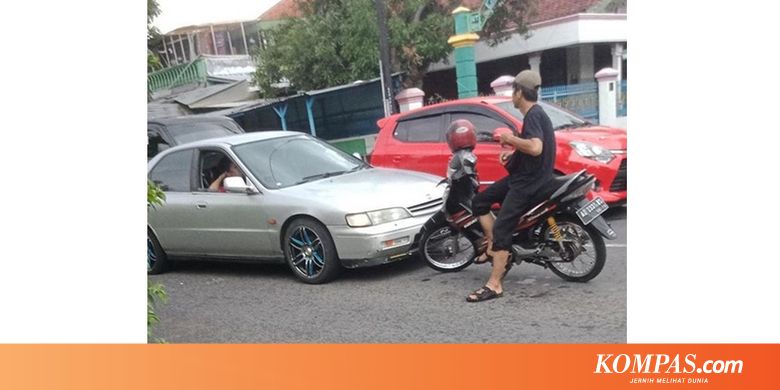 Viral Pemotor di Klaten Hadang Mobil yang Hendak Ambil Jalurnya - Kompas.com - KOMPAS.com