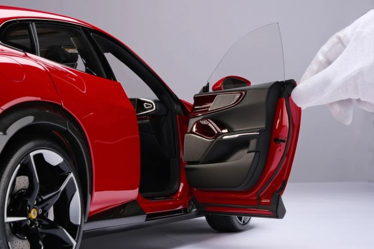Die-cast Ferrari Purosangue yang harganya hampir setara dengan Toyota Kijang Innova Zenix Hybrid