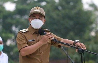 Hadianto Rasyid memimpin apel pagi di Kantor Wali Kota Palu, Jumat (5/3/2021).