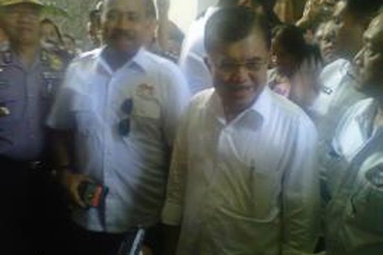 Cawapres Jusuf Kalla kunjungi dua korban penyerangan