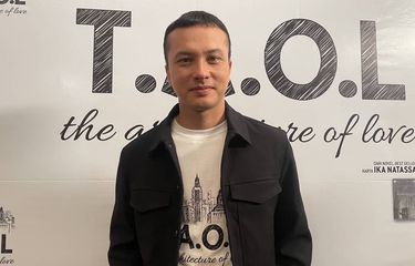 Nicholas Saputra Pertahankan Gaya Rambut Pendek untuk Film TAOL