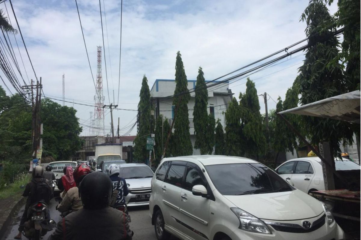 Jalan Pekapuran, Depok macet pada Jumat (30/11/2018) pagi.