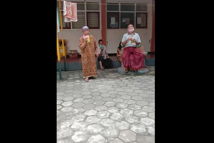 Tangkapan layar video pasien corona di Kabupaten Jombang, Jawa Timur, mengeluhkan tidak adanya peralatan masak di tempat karantina.