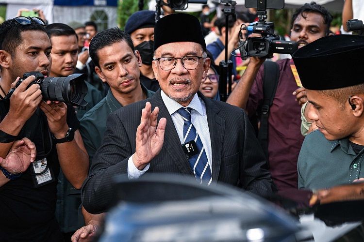 Perdana Menteri terpilih Malaysia Anwar Ibrahim meninggalkan Istana Negara setelah bertemu Yang di-Pertuan Agong Sultan Abdullah, Selasa sore (22/11/2022) 