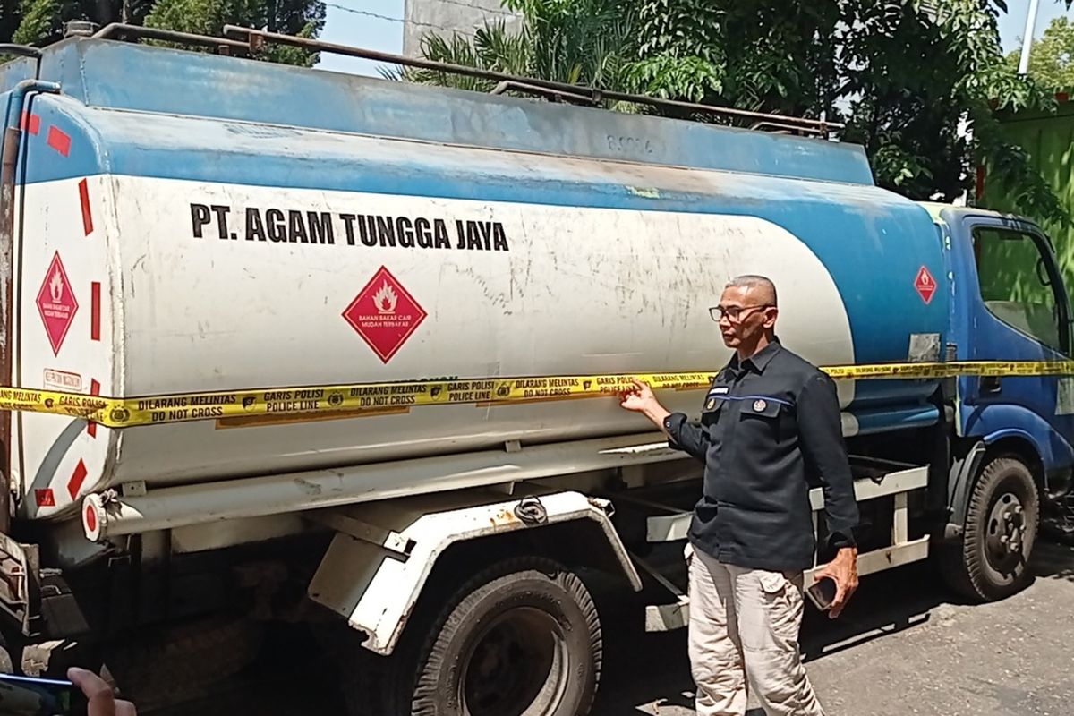 Kepolisian Resor Magetan, Jawa Timur memastikan belum mengetahui perkembangan terkait dugaan penimbunan solar bersubsidi oleh perusahaan bus PT Agam Tunggal Jaya. Kasatreskrim Polres Magetan, AKP Rudi Hidajanto mengatakan, kasus tersebut dalam penanganan bareskrim.