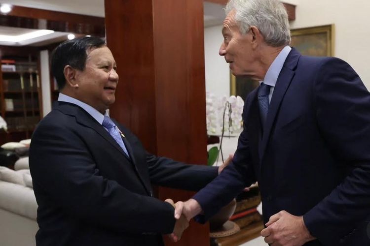 Senin Malam, Prabowo Bertemu Mantan PM Inggris di Kertanegara, Ada Apa?