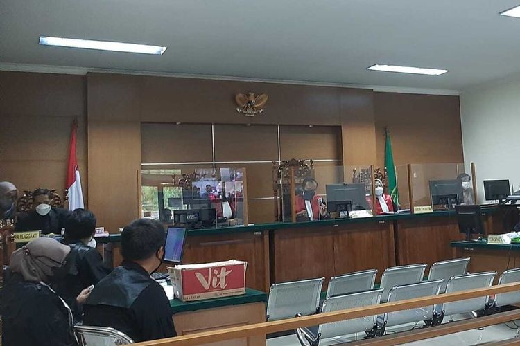 Kelima terdakwa kasus dugaan korupsi hibah Ponpes di Provinsi Banten tahun anggaran 2018 dan 2020 mulai diadili di Pengadilan Tipikor Serang.