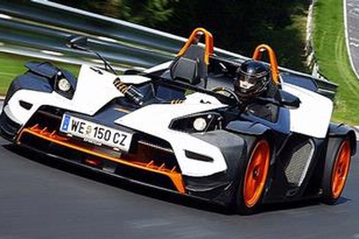 X-Bow R sangat pengujian di sirkuit