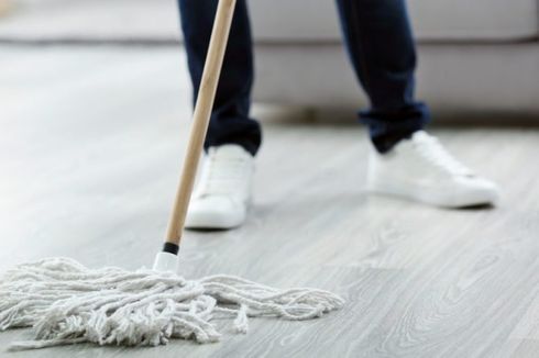 Pasca Banjir, Bersihkan Lantai Kotor dengan 3 Cara Ini