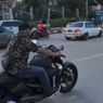 Viral Ketua DPRD Kepri Naik Moge Tanpa Helm, Ini Kata Pakar Safety